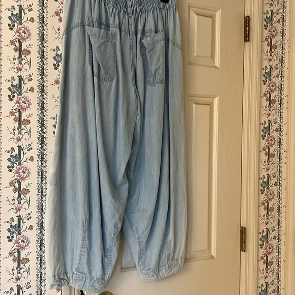 Free People barrel light wash jeans size XS - Picture 6 of 7